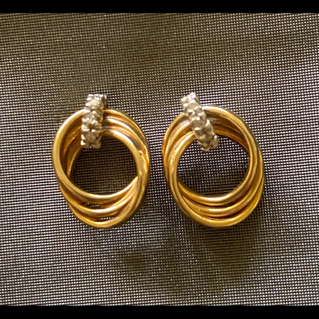 14 Kt Gold Earrings With Diamond